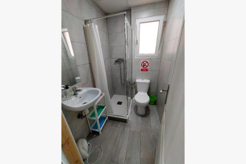C/Escola 8, 1º izq - Baño/Bathroom