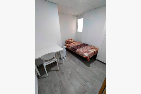 C/Escola 8, 1º izq - Habitación/Room #3