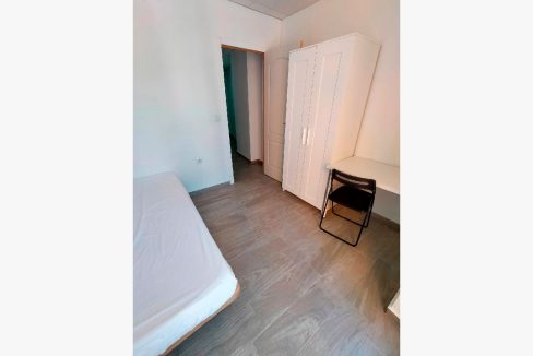 C/Escola 8, 1º izq - Habitación/Room #1