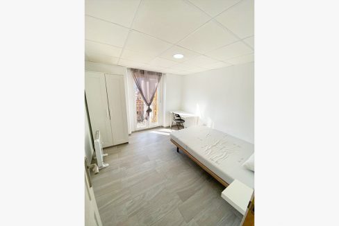 C/Escola 8, 4º izq - Habitación/Room #2
