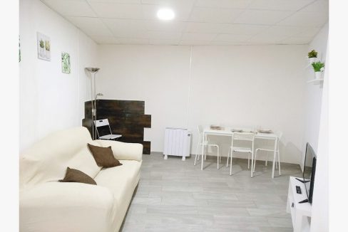 C/Escola 8, 5º bajo - Salón/Living room