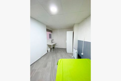 C/Escola 8, 5º bajo - Habitación/room #3