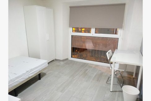 C/Escola 8, 5º bajo - Habitación/room #1
