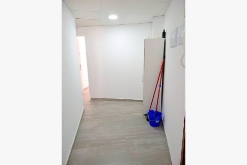 C/Escola 8, 1º der - Recibidor/Entrance hall