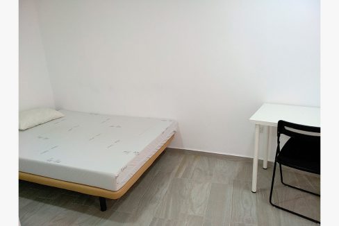 C/Escola 8, 1º der - Habitación/Room #3