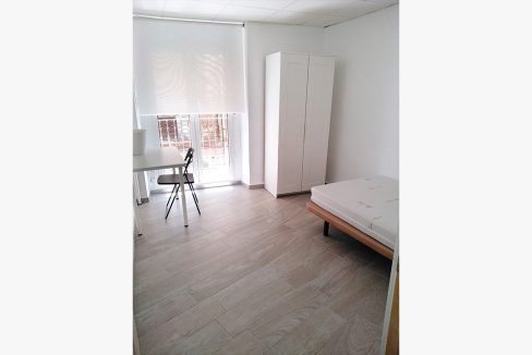 C/Escola 8, 2º der - Habitación/Room #1