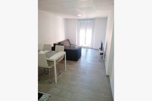 C/Escola 8, 3º der - Salón/Living room