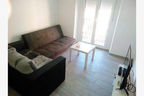C/Escola 8, 3º der - Salón/Living room