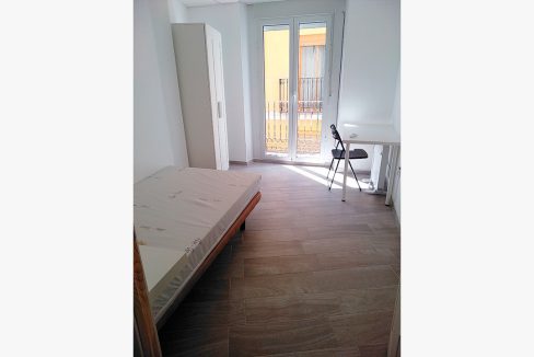 C/Escola 8, 3º der - Habitación/Room #3
