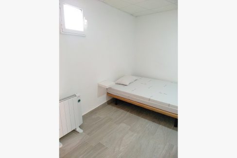 C/Escola 8, 3º der - Habitación/Room #4