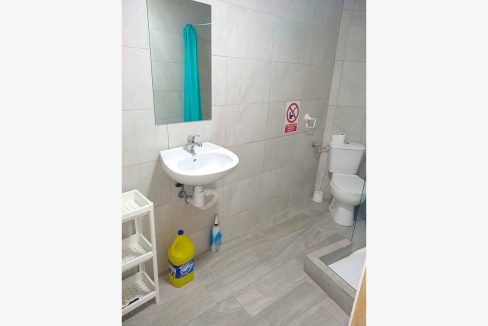 C/Escola 8, 4º der - Baño/Bathroom