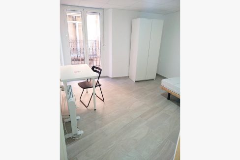 C/Escola 8, 4º der - Habitación/Room #1