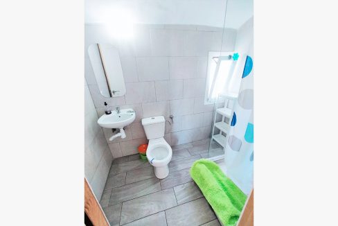 C/Escola 8, 5º izq - 6